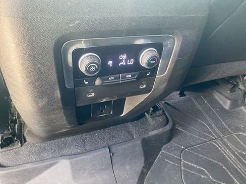 Used 2021 Chevrolet Tahoe Z71 w/ Z71 Signature Package AWD/4WD image 42