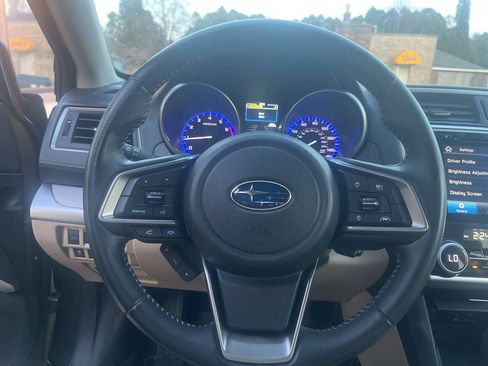 Used 2019 Subaru Outback 2.5i Premium AWD/4WD image 7