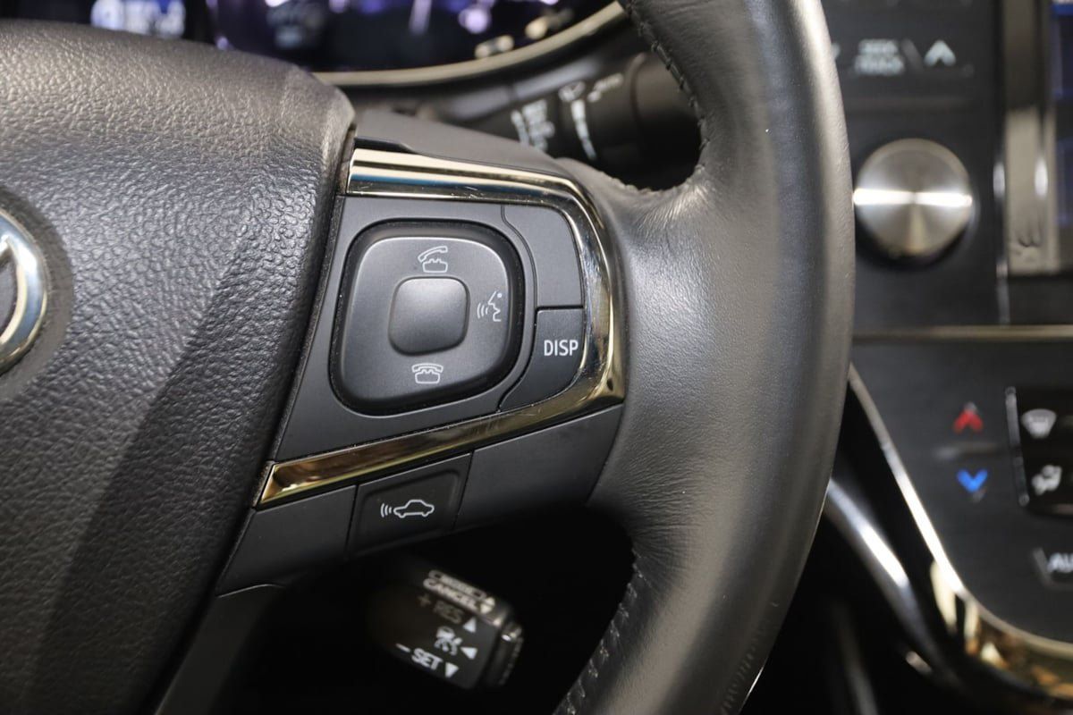Used 2014 Toyota Avalon Limited w/ Technology Package FWD image 30