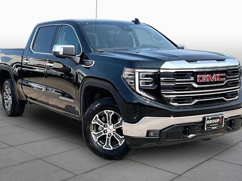 Used 2025 GMC Sierra 1500 SLT AWD/4WD image 3
