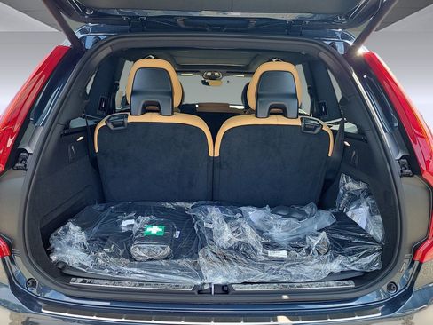 New 2024 Volvo XC90 T8 Ultimate w/ Protection Package Premier image 31