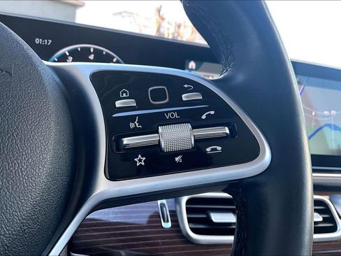 Used 2021 Mercedes-Benz GLS 580 4MATIC image 13