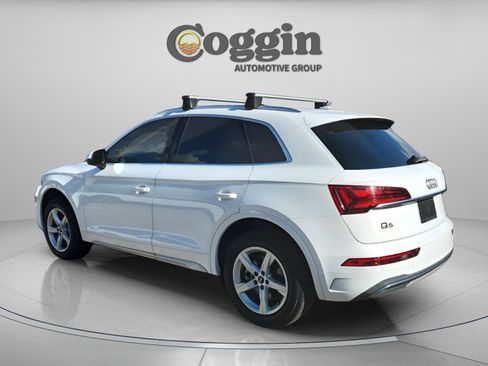 Used 2021 Audi Q5 Premium w/ Convenience Package image 4