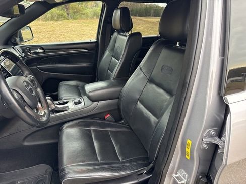 Used 2019 Jeep Grand Cherokee Overland image 18