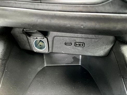 Used 2024 Chevrolet Trax RS w/ Sunroof Package FWD image 12