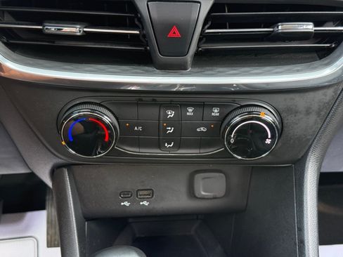 Used 2024 Buick Encore GX Preferred FWD image 15