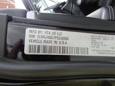 Used 2023 Jeep Grand Cherokee Limited image 54