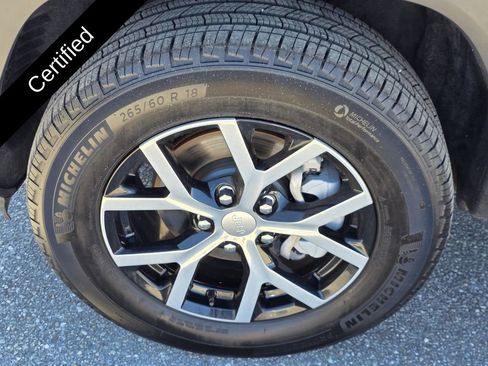 Used 2025 Jeep Grand Cherokee Limited image 39