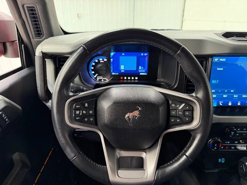 Used 2022 Ford Bronco Badlands image 19