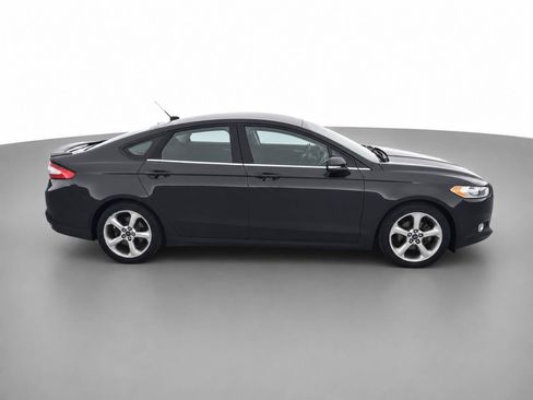 Used 2013 Ford Fusion SE FWD image 4