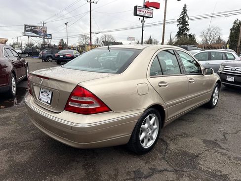 Used 2002 Mercedes-Benz C 240 Sedan image 9