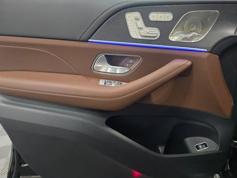New 2026 Mercedes-Benz GLS 580 4MATIC image 26