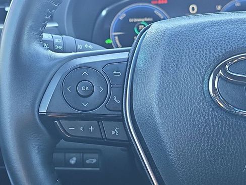 Used 2024 Toyota Venza Limited image 17