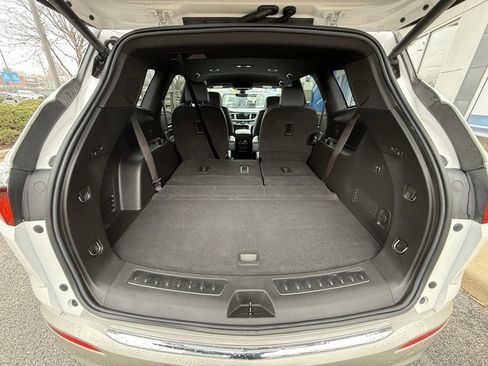 Used 2022 Buick Enclave Premium image 34