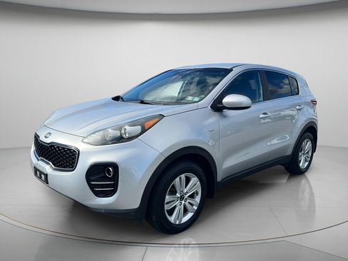 Used 2017 Kia Sportage LX AWD/4WD image 3