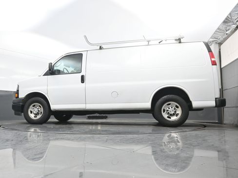 Used 2019 Chevrolet Express 3500 w/ Driver Convenience Package image 23