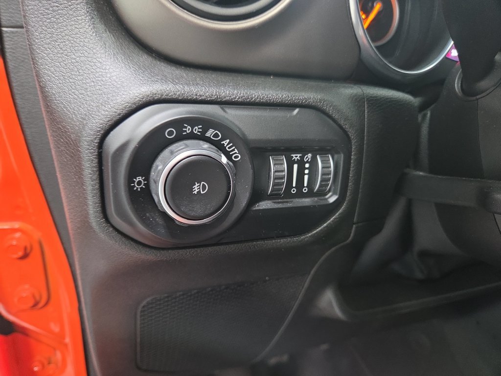 Used 2018 Jeep Wrangler Unlimited Sport S AWD/4WD image 26