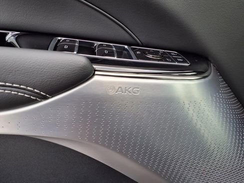 New 2025 Cadillac Lyriq Luxury w/ LPO, Floor Liner Package image 28