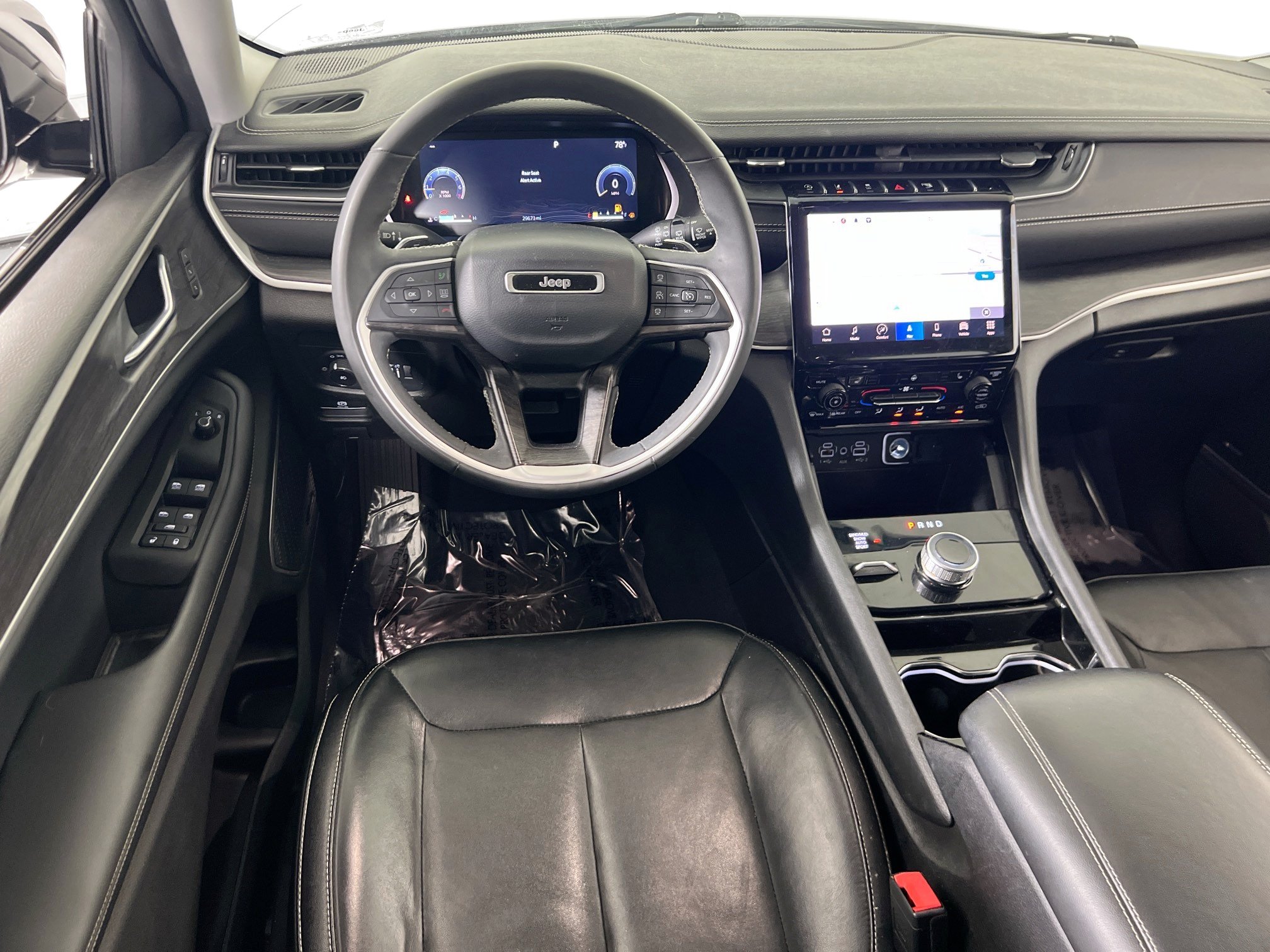 Used 2023 Jeep Grand Cherokee Limited w/ Black Appearance Package AWD/4WD image 22