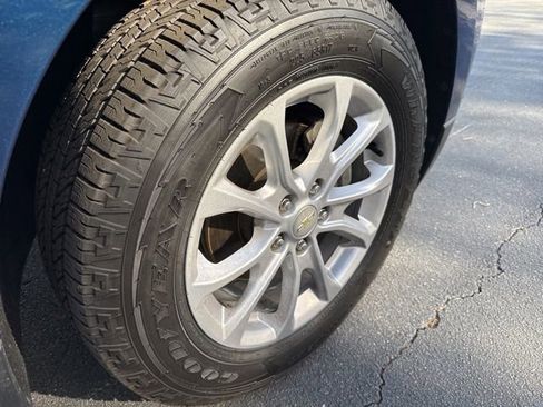 Used 2020 Chevrolet Equinox LT image 29