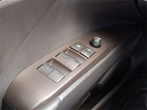 Used 2023 Toyota Camry SE image 25