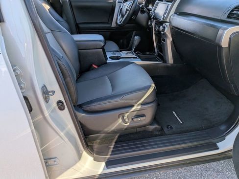 Used 2022 Toyota 4Runner SR5 Premium image 32