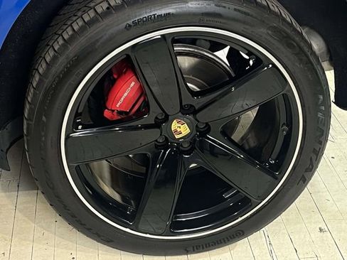 Certified 2021 Porsche Macan GTS AWD/4WD image 12