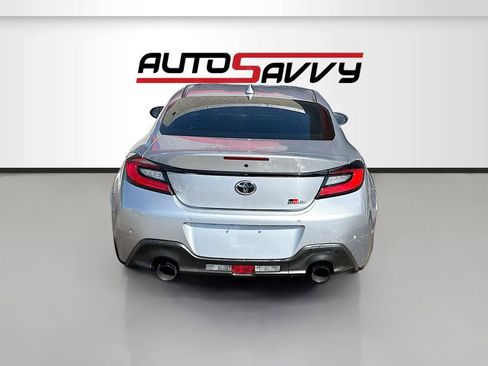 Used 2025 Toyota GR86 w/ ALL Weather Mat Package (TMS) RWD image 6