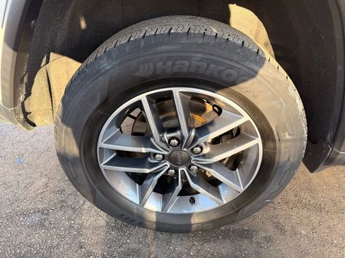 Used 2020 Jeep Grand Cherokee Limited image 47