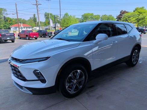 Certified 2025 Chevrolet Blazer LT AWD/4WD image 4