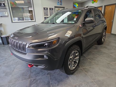 Used 2021 Jeep Cherokee Trailhawk w/ Trailer Tow Group AWD/4WD image 7