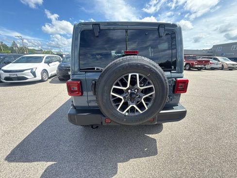 New 2026 Jeep Wrangler Unlimited Sahara AWD/4WD image 4