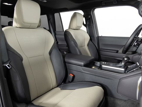 Used 2025 Lexus GX 550 image 29