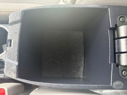 Used 2017 Toyota Corolla LE image 27