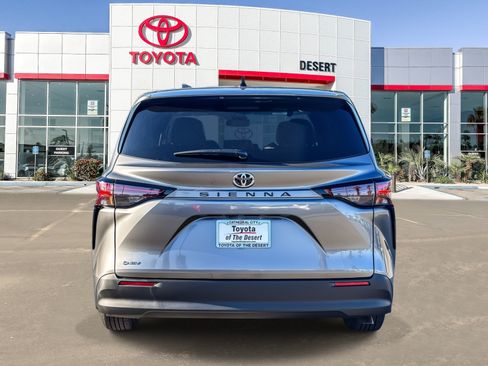 New 2026 Toyota Sienna LE FWD image 6