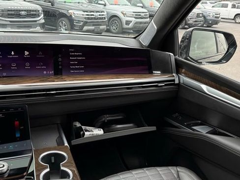 Used 2026 Cadillac Escalade Platinum Sport image 49