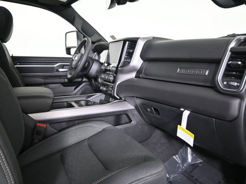Used 2025 RAM 1500 Big Horn AWD/4WD image 15