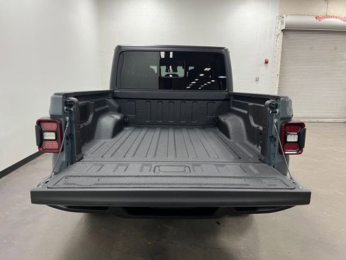 New 2025 Jeep Gladiator Sport AWD/4WD image 16