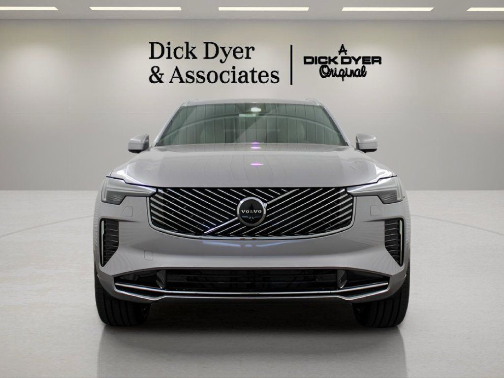 Certified 2026 Volvo XC90 B5 Plus w/ Protection Package Premier AWD/4WD image 9