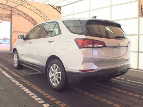 Used 2022 Chevrolet Equinox LS image 4