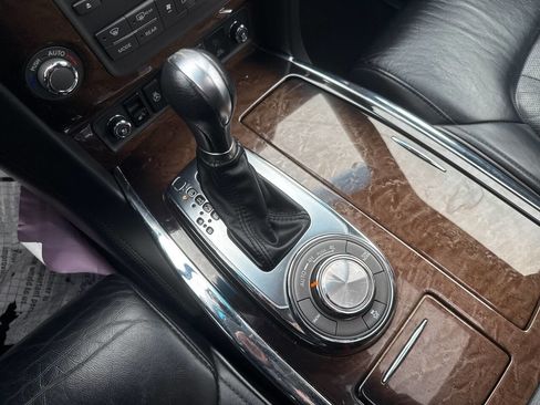 Used 2011 INFINITI QX56 4WD w/ Deluxe Touring Pkg image 34