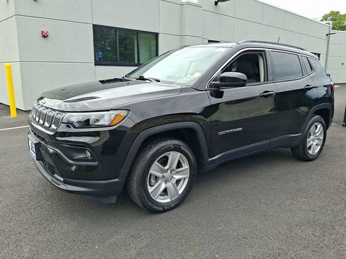 Used 2022 Jeep Compass Latitude w/ Convenience Group AWD/4WD image 3