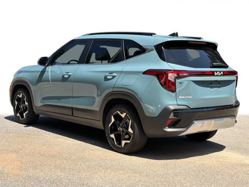 Used 2024 Kia Seltos EX FWD image 24