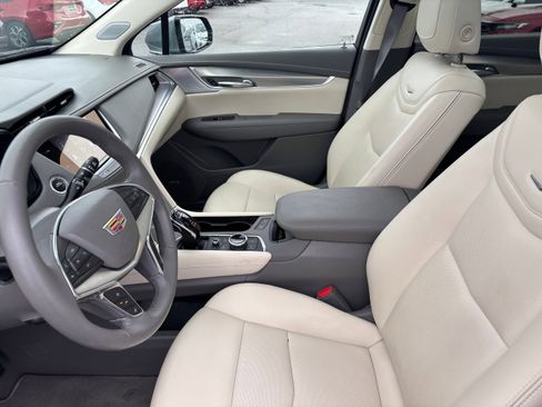 Used 2024 Cadillac XT5 Premium Luxury image 10
