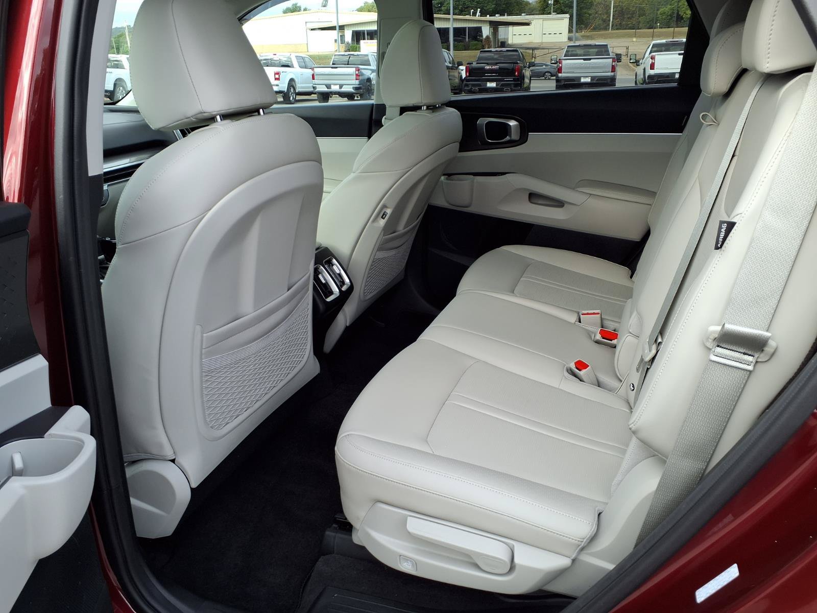 Used 2025 Kia Sorento S w/ Panoramic Sunroof Package FWD image 18