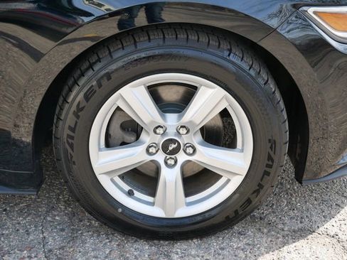 Used 2017 Ford Mustang Coupe RWD image 7