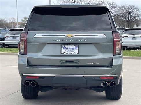 Used 2023 Chevrolet Suburban Premier image 5