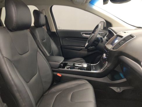 Used 2019 Ford Edge Titanium FWD image 21