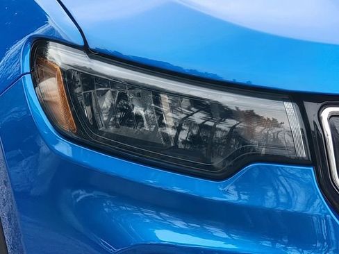 Certified 2022 Jeep Compass Limited image 16