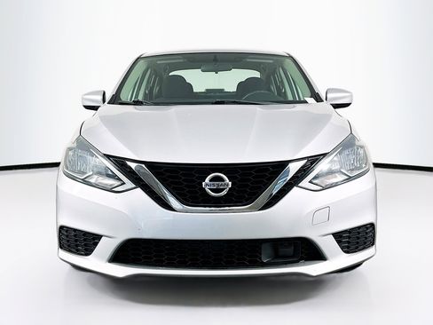 Used 2018 Nissan Sentra SV image 2
